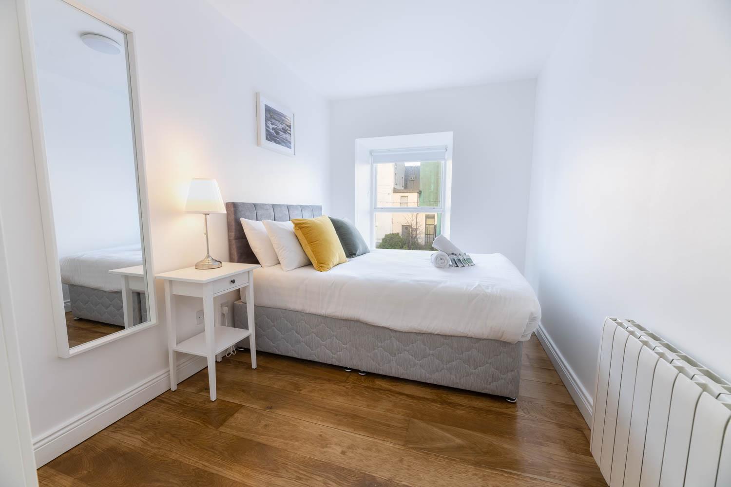 Modern Canal View Home, In City Centre, Sleeps 8 Γκάλγουεϊ Εξωτερικό φωτογραφία