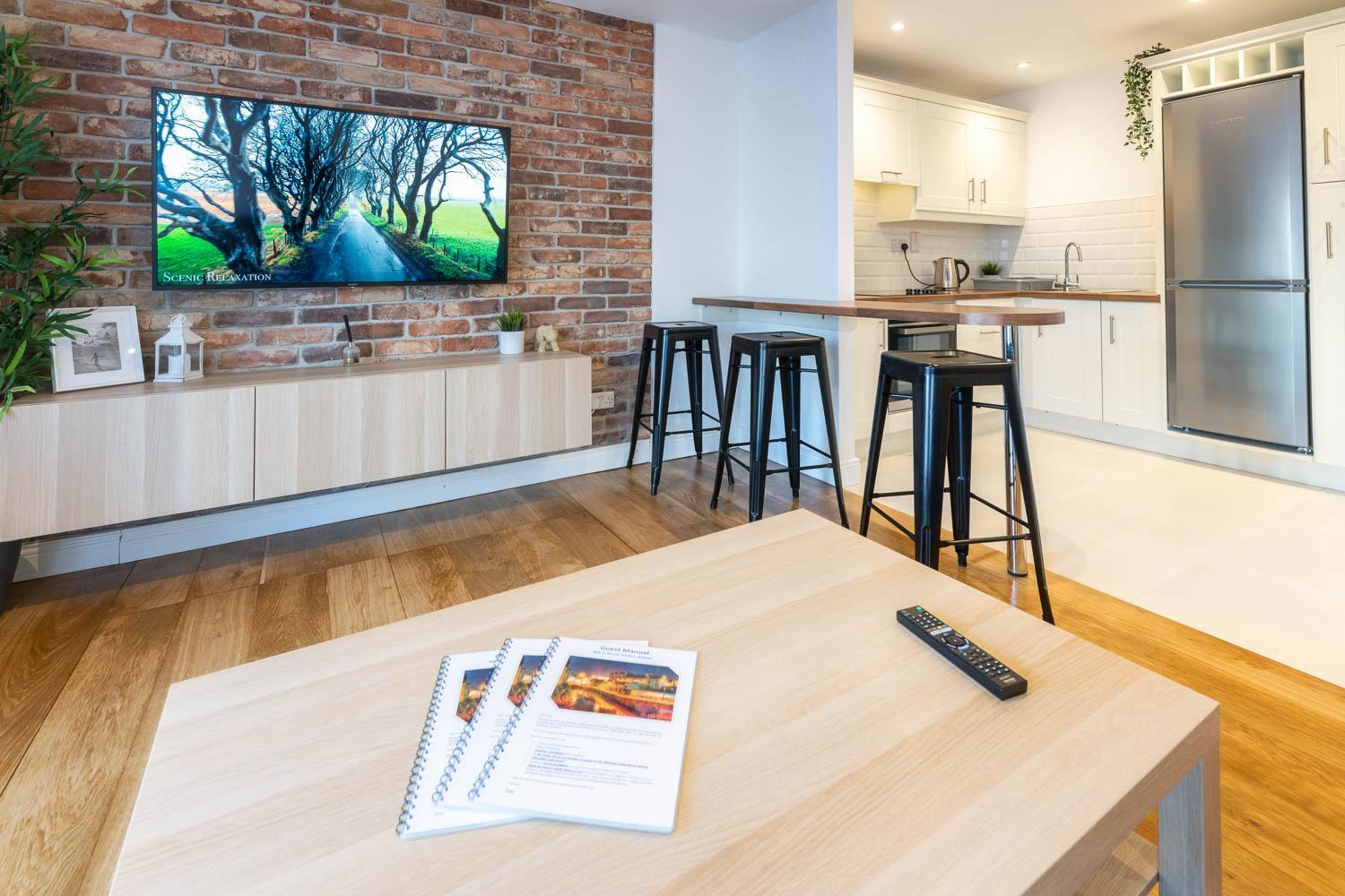 Modern Canal View Home, In City Centre, Sleeps 8 Γκάλγουεϊ Εξωτερικό φωτογραφία